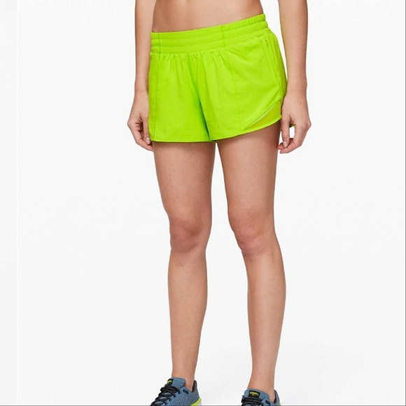 🍋Like New Lululemon Hotty Hot Short II *Long 4" - Picture 2 of 11